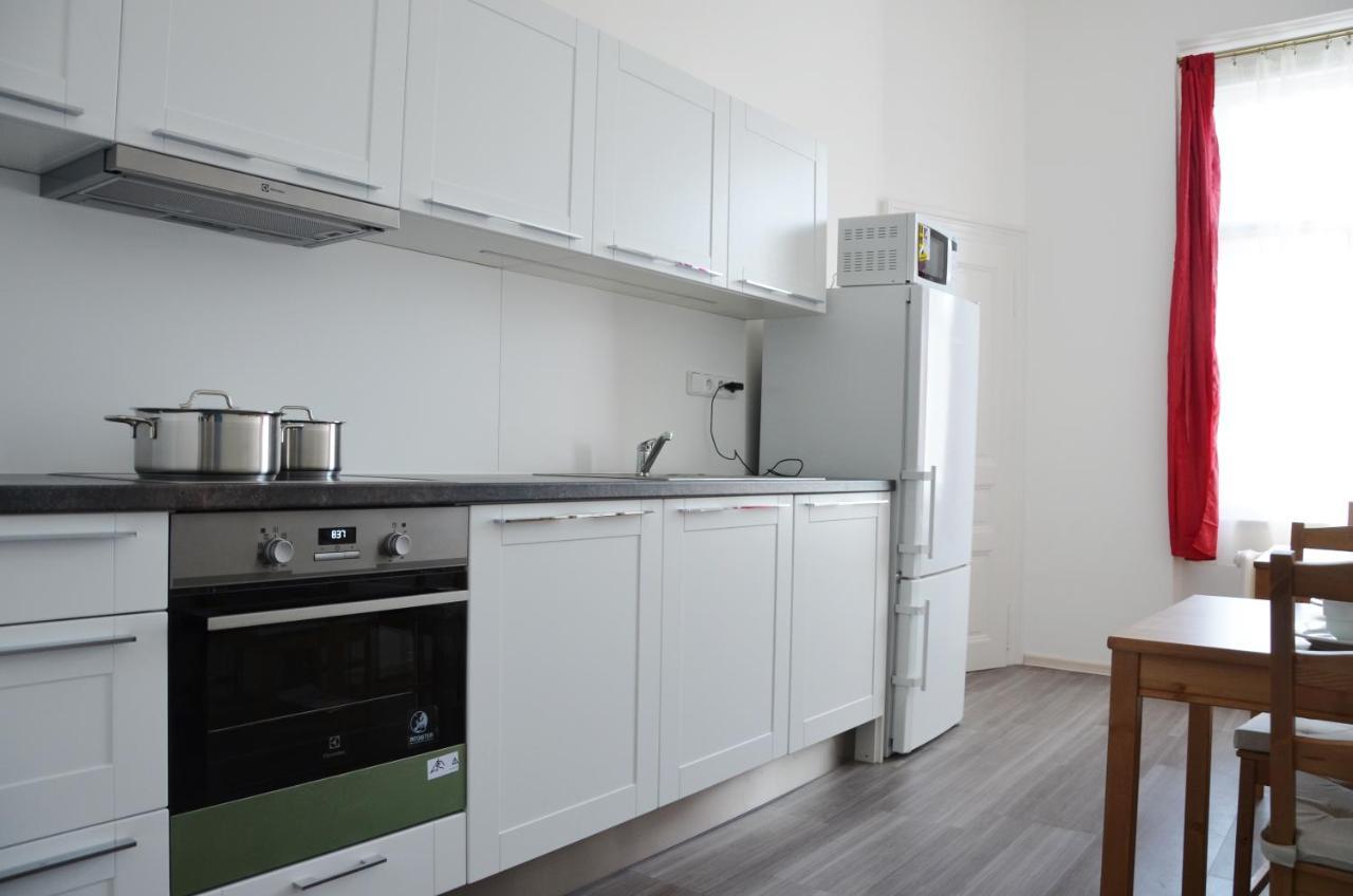Apartment In The Heart Of Praha Bagian luar foto