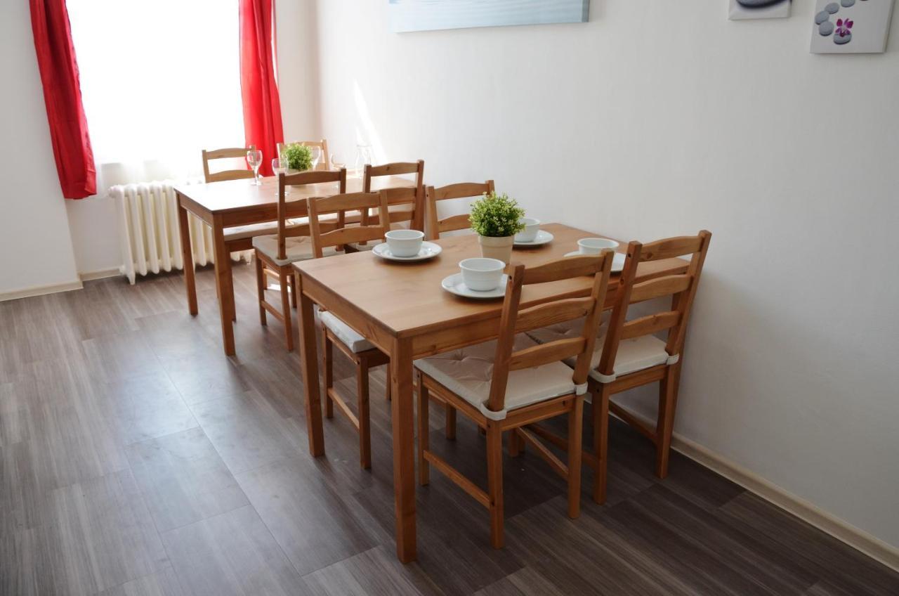 Apartment In The Heart Of Praha Bagian luar foto