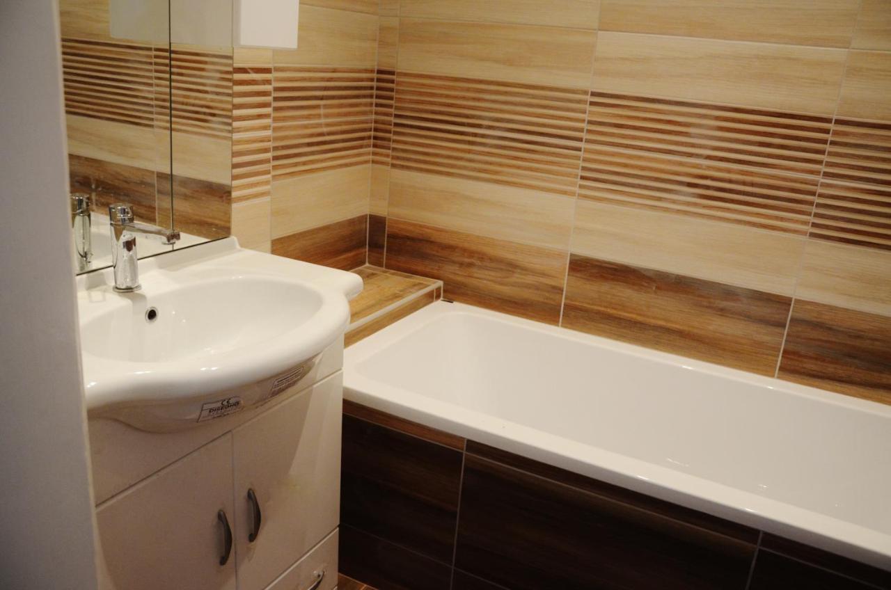 Apartment In The Heart Of Praha Bagian luar foto